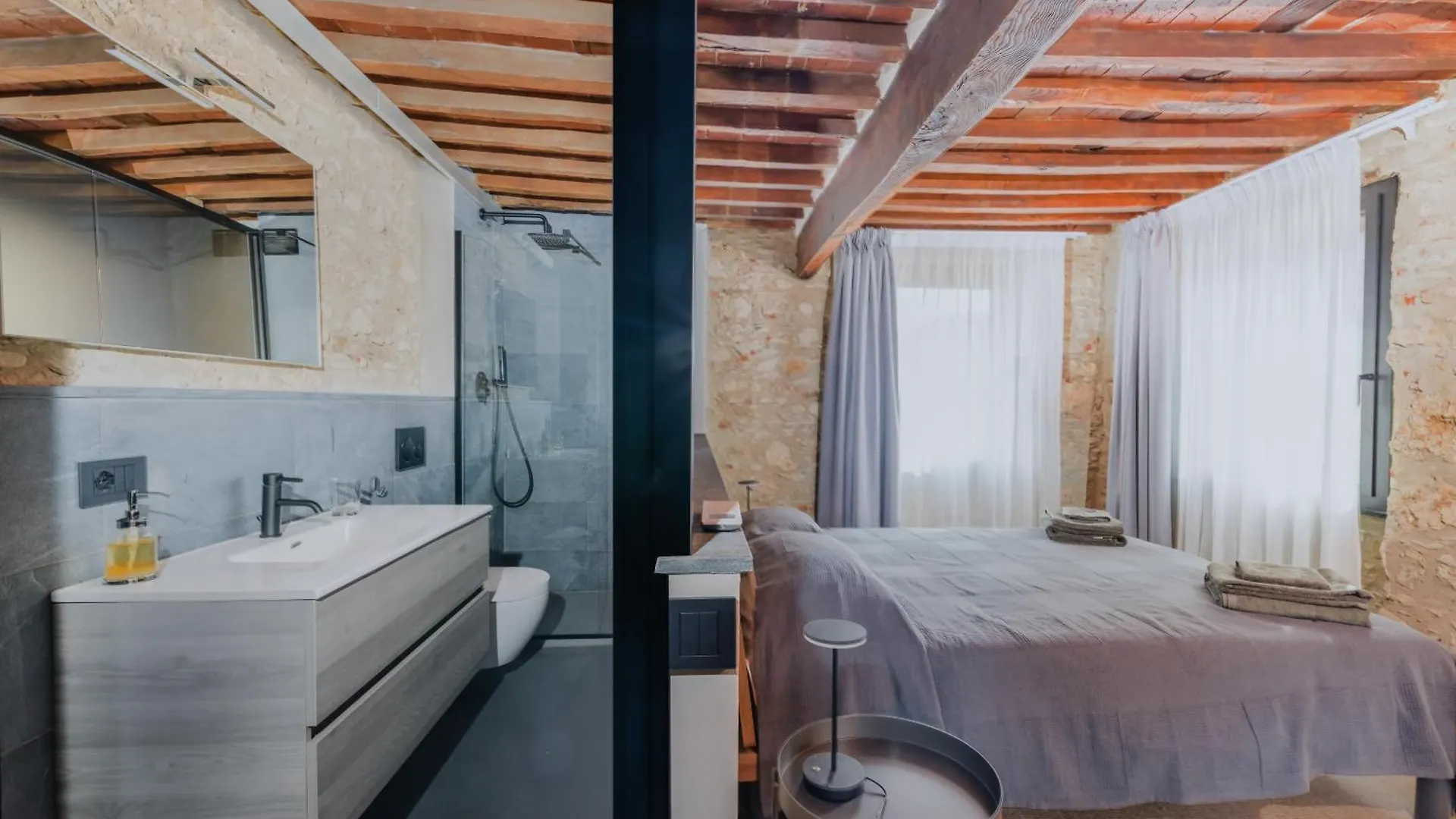 Voman Luxury Apartments Pietrasanta 0*,  Itália